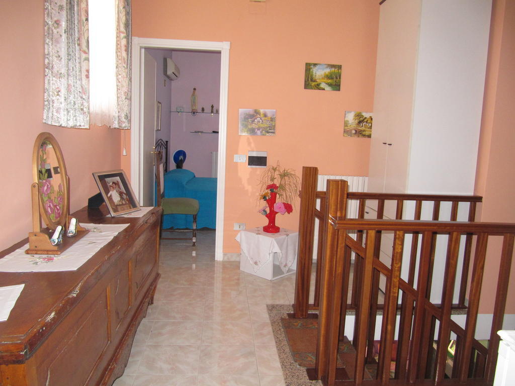 Montagne Rocciose Bed & Breakfast Frascineto Exterior photo