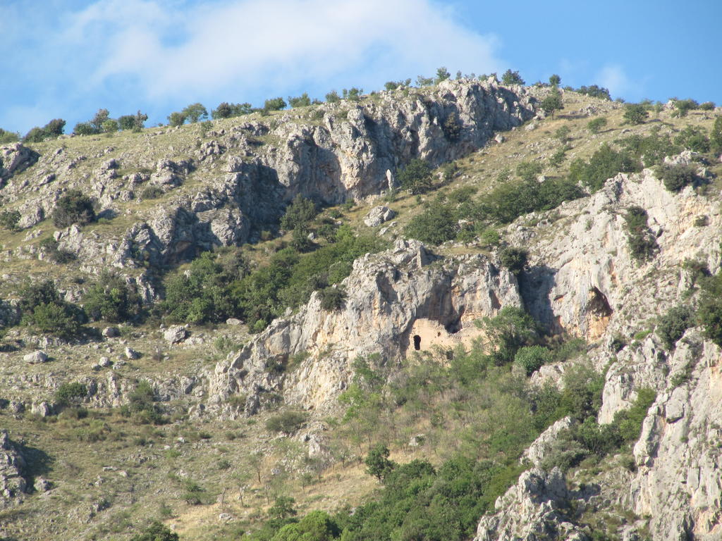 Montagne Rocciose Bed & Breakfast Frascineto Exterior photo