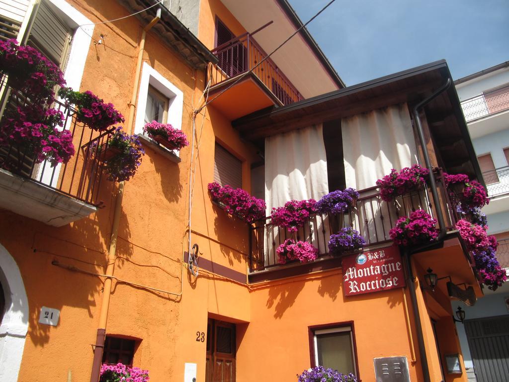 Montagne Rocciose Bed & Breakfast Frascineto Exterior photo